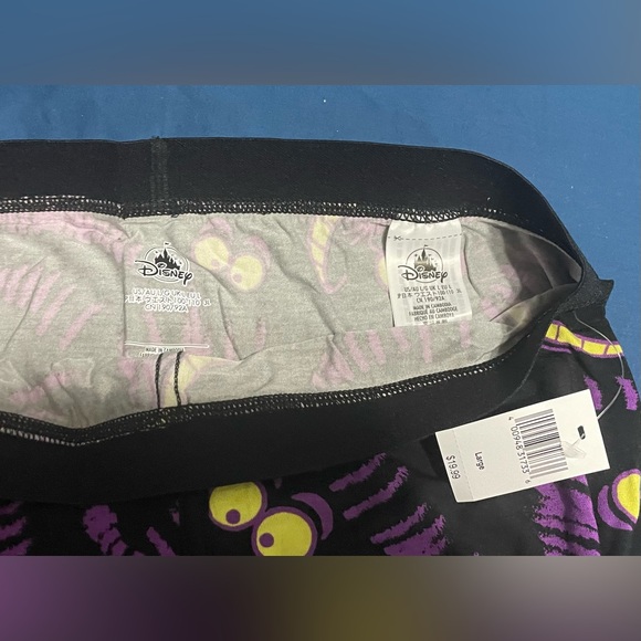 NWT Disney Parks Alice in Wonderland CHESHIRE CAT Boxer Briefs Adult size large - Picture 2 of 2